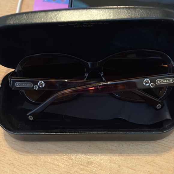 Coach Sunglasses with Case and Micro Cleaning Cloth EUC - Picture 4 of 9